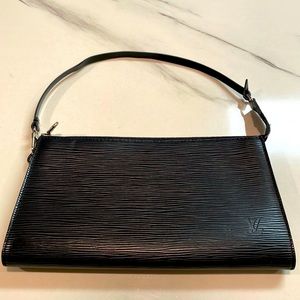 Louis Vuitton black Epi Pochette